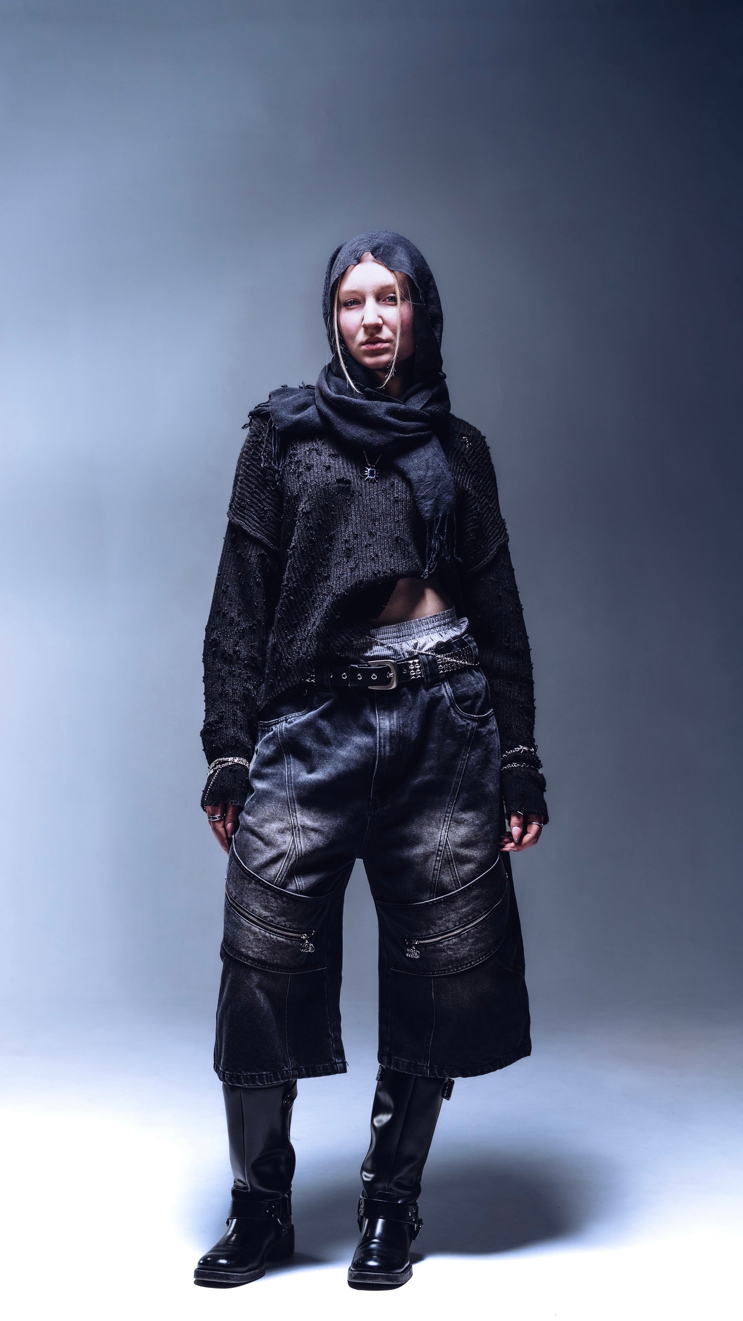 Knece Jorts full outfit female model dark alternative fashion Ombre Montreal