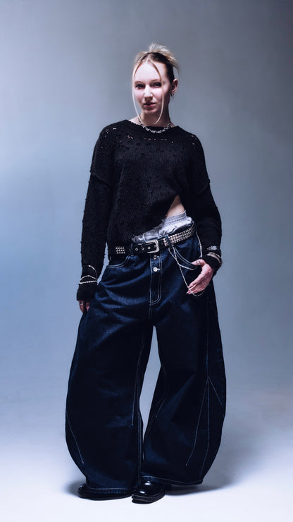 Azurae Jeans full outfit female model dark fashion styling Ombre Montreal